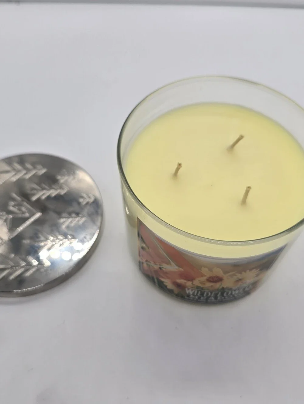Bath & Body Works WILDFLOWER MEADOW Large 3-Wick Scented Candle 14.5 oz - Picture 2 of 4